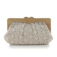 Clutch in cotone crochet con chiusura in legno