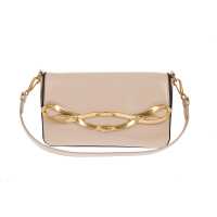 Pochette in pelle con dettagli in metallo dorato e tracolla staccabile