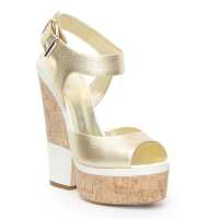 Sandali in pelle laminata con zeppe in sughero