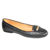 Ballerine in pelle con targhetta logata in metallo