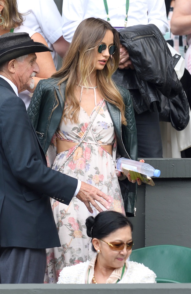 Wimbledon 2017, tutte le celebrities. Chi ha vinto e chi ha perso Vogue Italia Wimbledon 2017, tutte le celebrities. Chi ha vinto e chi ha perso Vogue Italia