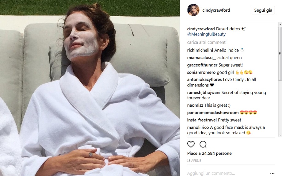 La maschera nutriente e candeggiante per pelle secca