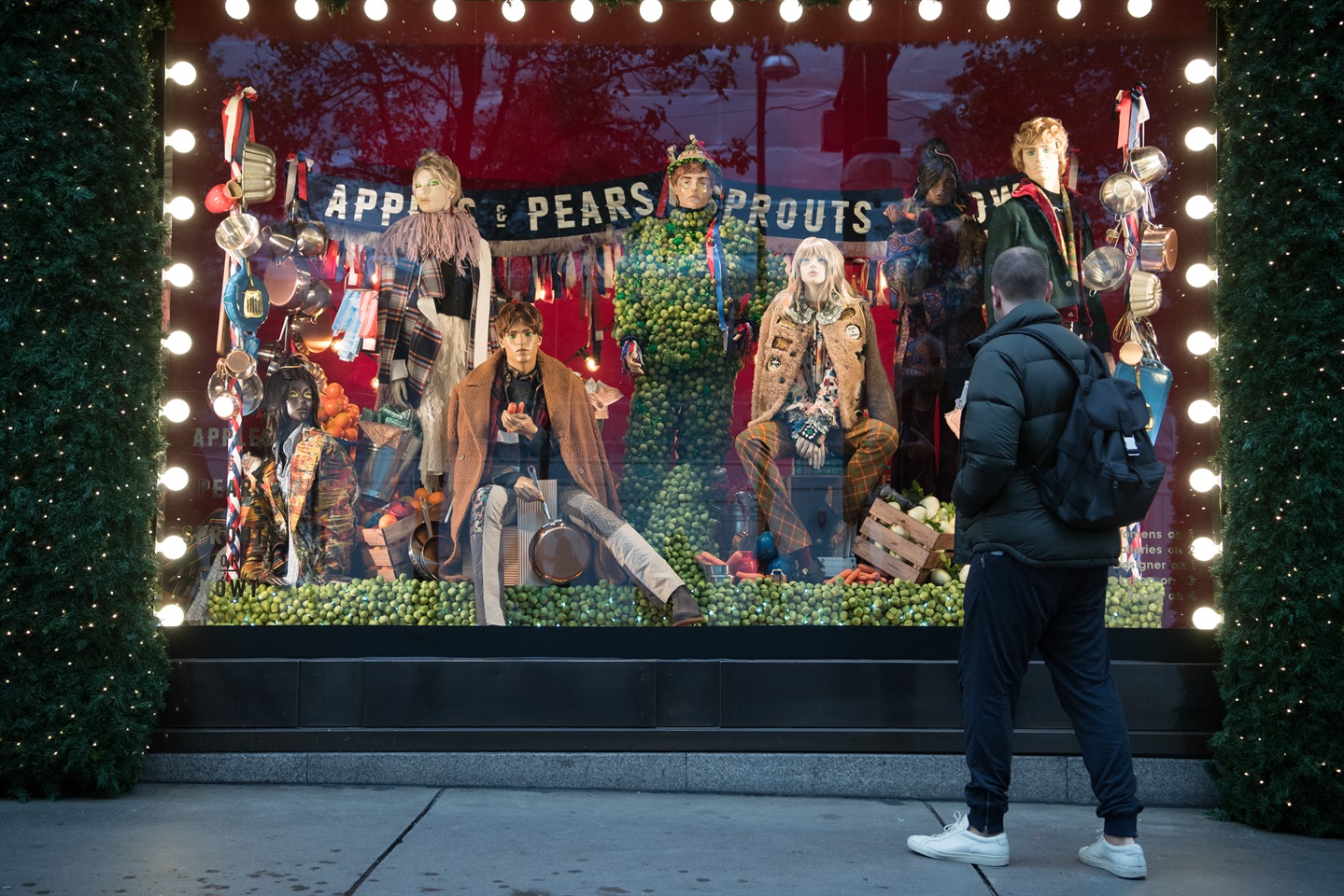 Le Piu Belle Vetrine Di Natale Nel Mondo Vetrine di Natale 2017: le più belle da tutto il mondo! - Glamour.it