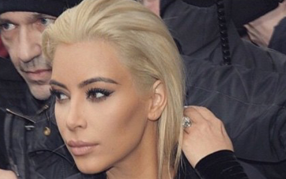 Beauty Instagram: Kim Kardashian è bionda platino Beauty Instagram: Kim Kardashian è bionda platino
