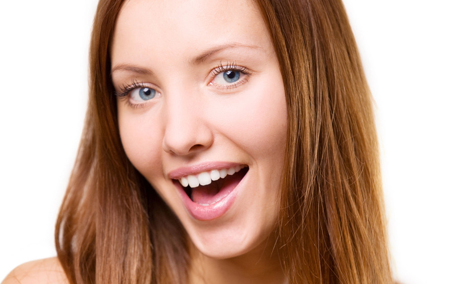 No ai sorrisi forzati e di circostanza invecchiano il viso e generano “zampe di gallina No ai sorrisi forzati e di circostanza invecchiano il viso e generano “zampe di gallina