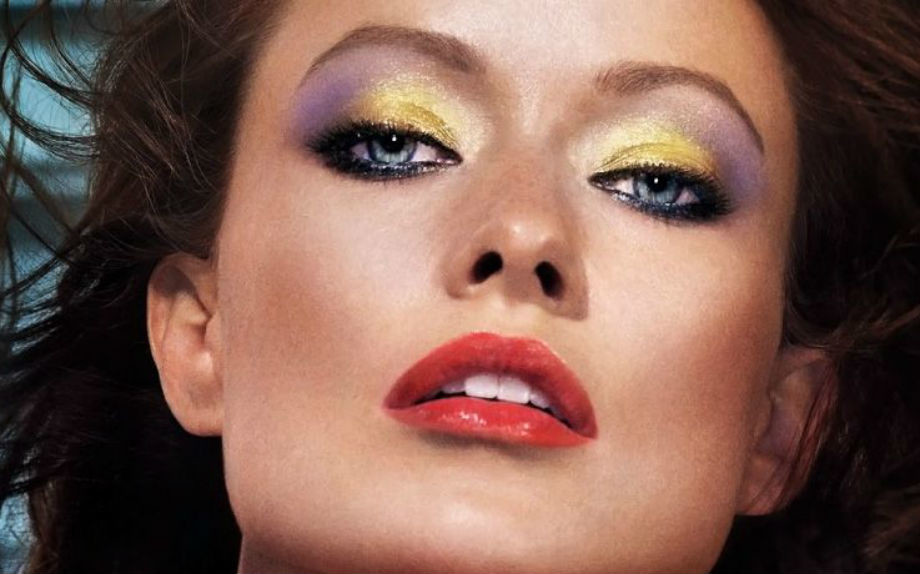 Olivia Wilde per Revlon con un trucco occhi viola e giallo