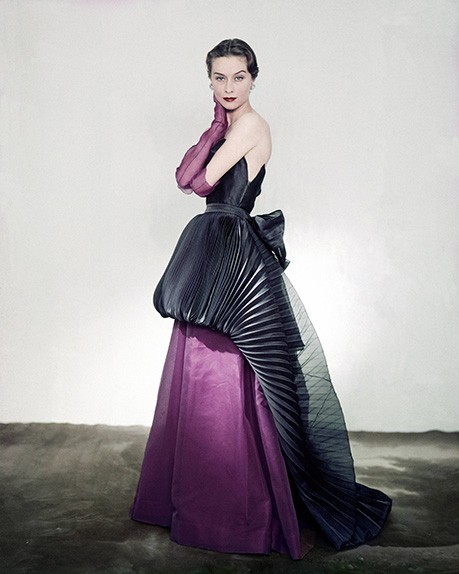 Una creazione Elsa Schiaparelli per Vogue, 1951. Foto Getty Images